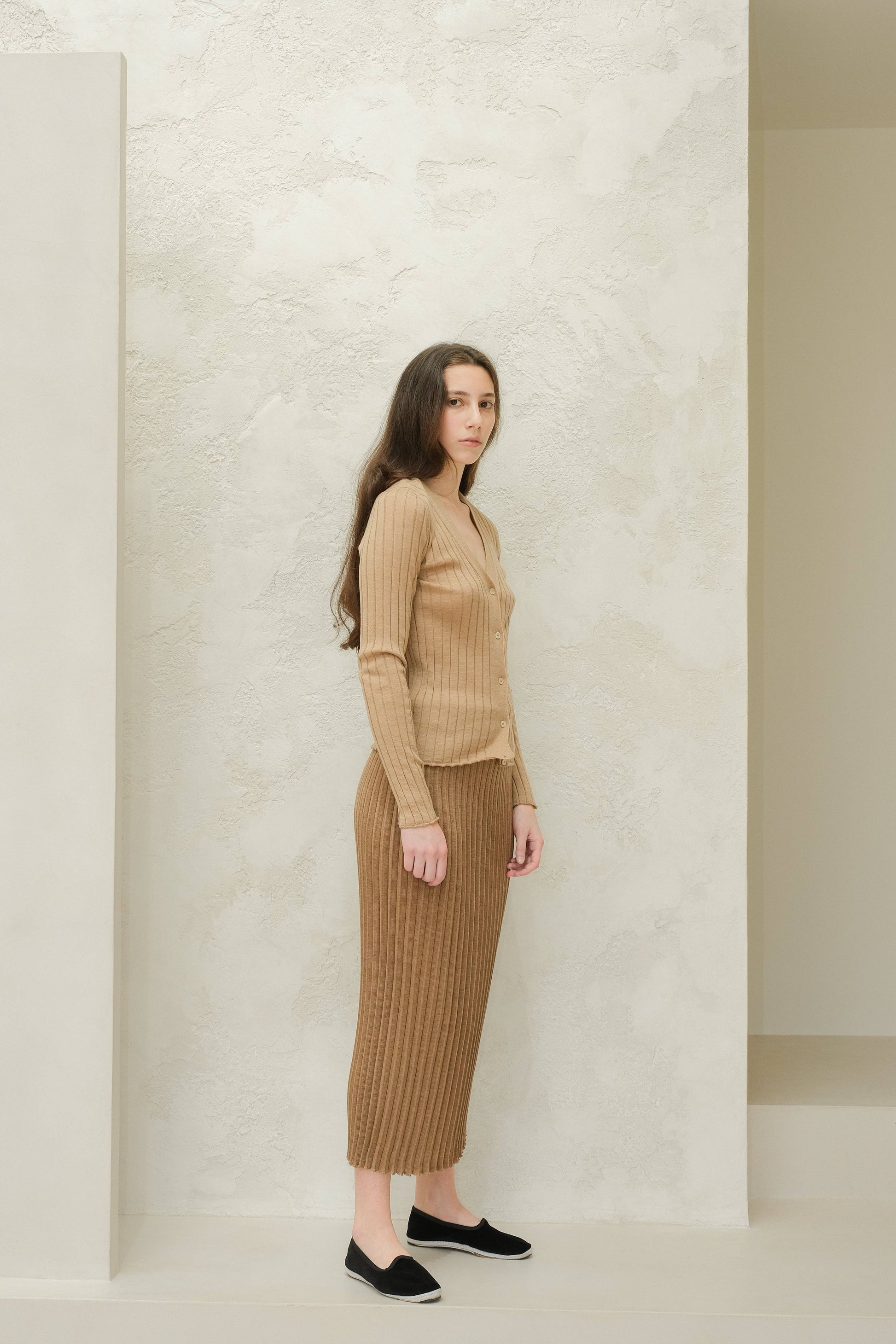Cardigan scollo a V in lana merino extrafine