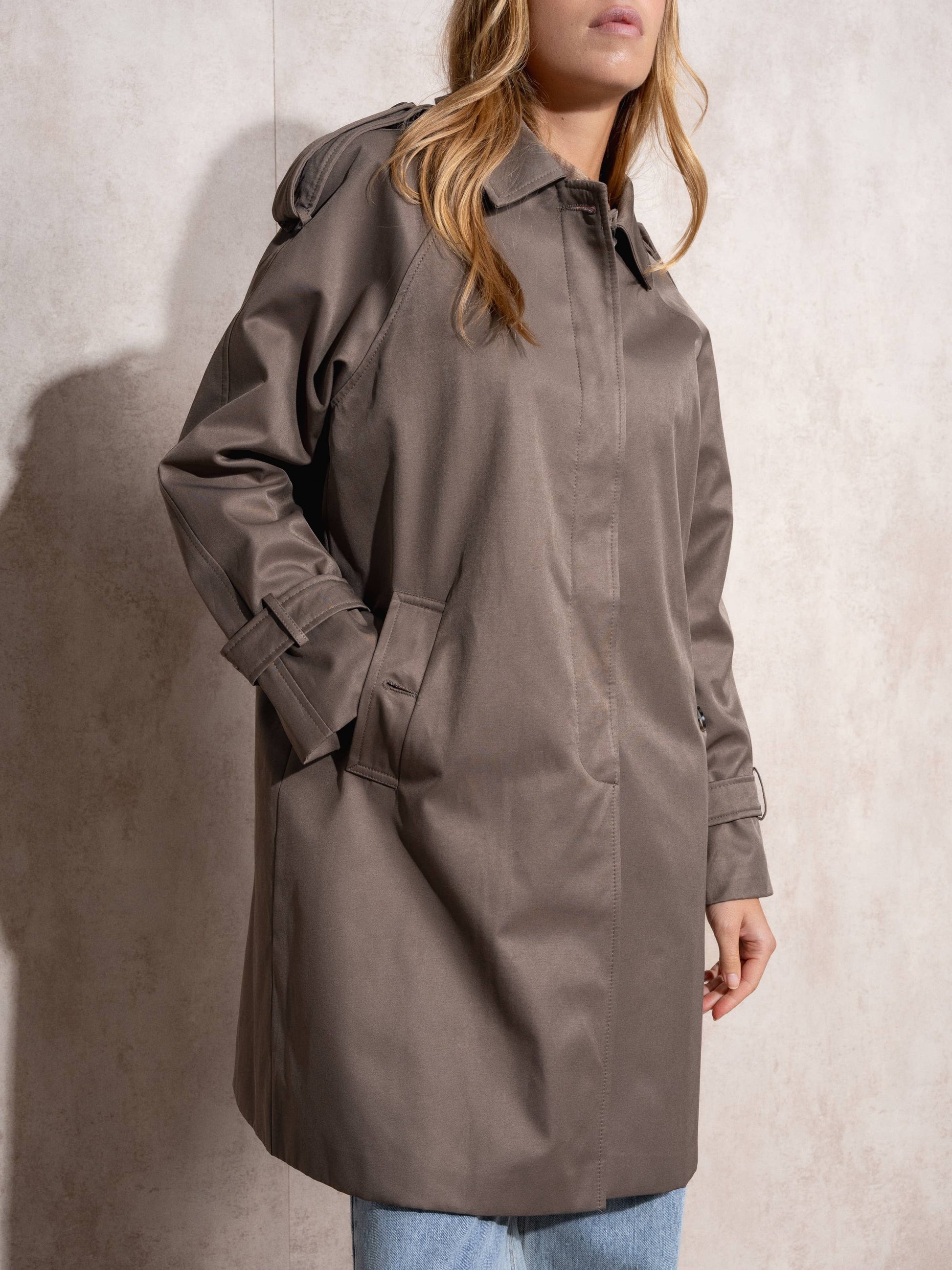Impermeabile donna con bottoni effetto tartaruga