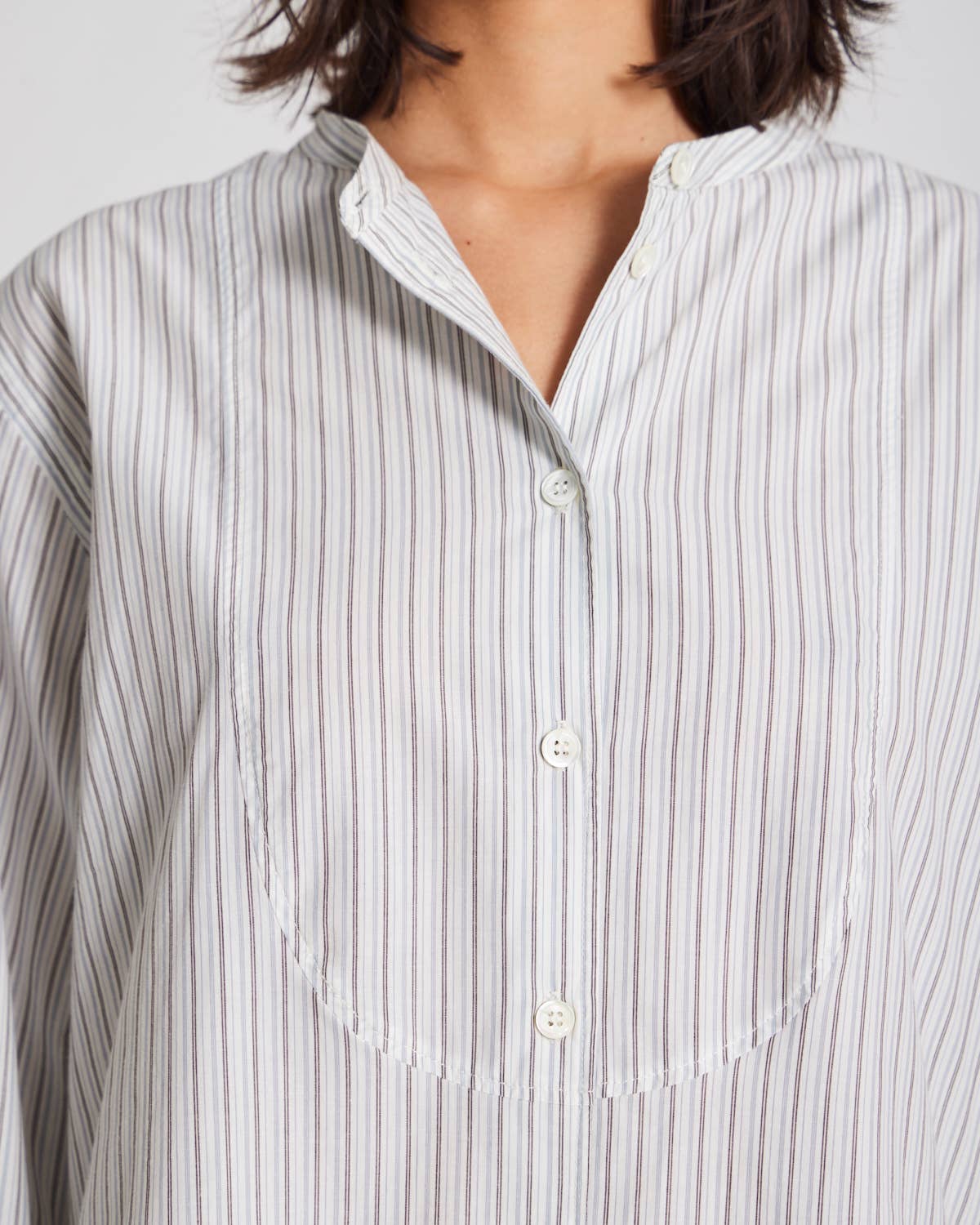 Camicia Beate in cotone biologico a righe sottili blu