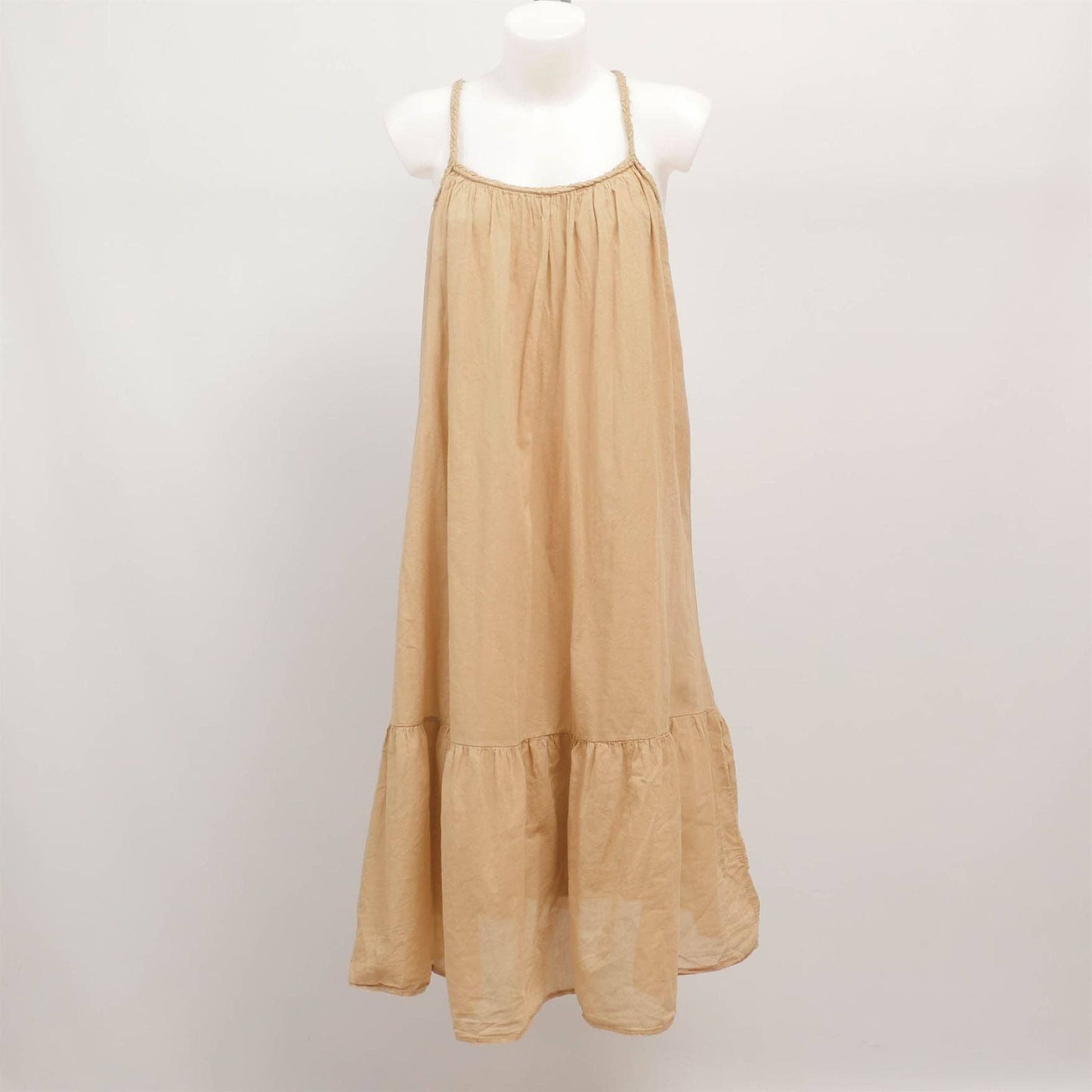 Abito lungo bohemien con spalline intrecciate e balza
