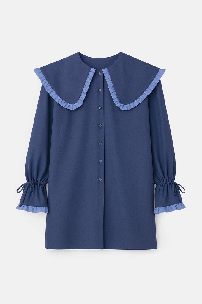 Camicia blu navy con maxi colletto a contrasto e volant