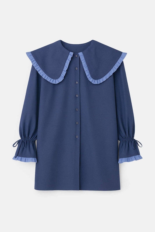 Camicia blu navy con maxi colletto a contrasto e volant