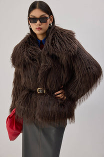 Cappotto corto in pelliccia sintetica