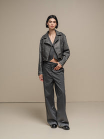 Giacca biker cropped in ecopelle grigia da donna