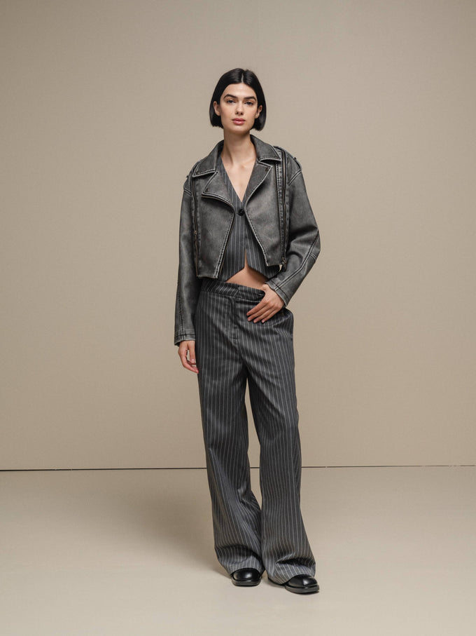 Giacca biker cropped in ecopelle grigia da donna