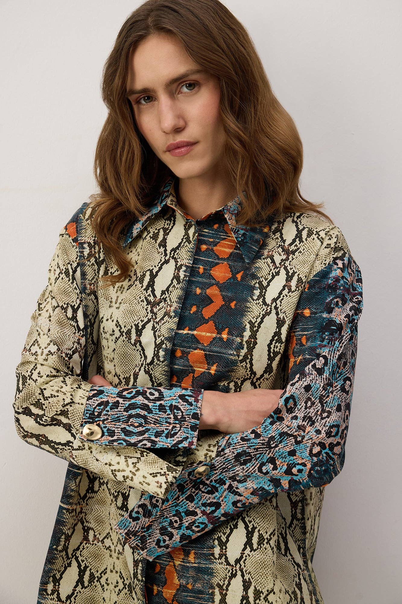 Camicia in popeline fantasia con polsini ampi