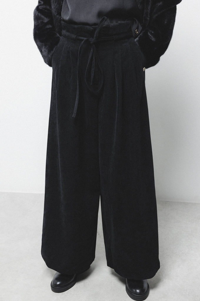 Pantaloni palazzo a vita alta con pieghe
