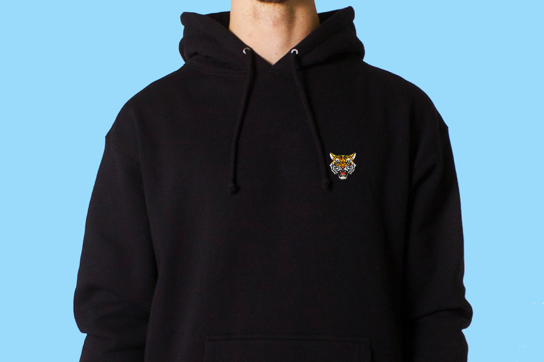 Felpa nera oversize unisex con cappuccio