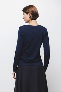 Maglione in maglia liscia con scollo a V