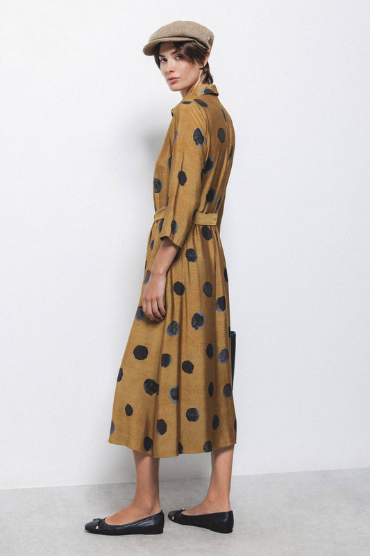 Abito chemisier a pois con cintura