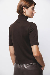 Maglione in maglia rasata con collo alto e maniche 3/4
