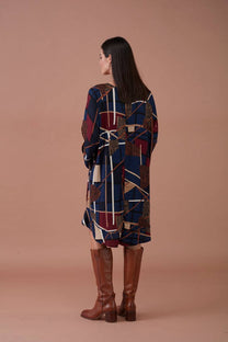 Vestito corto fluido con stampa geometrica