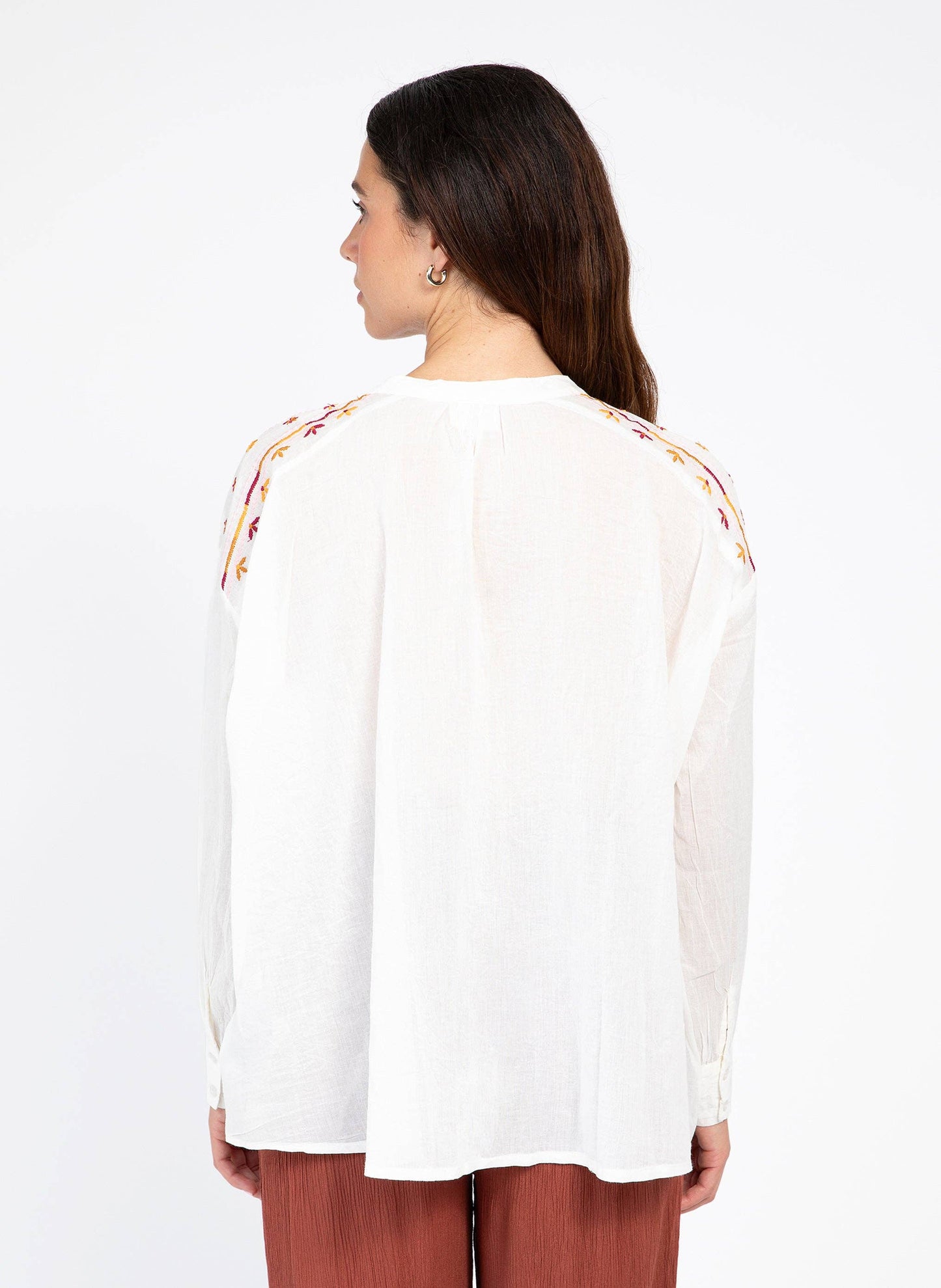 Camicia boho ricamata color ecru