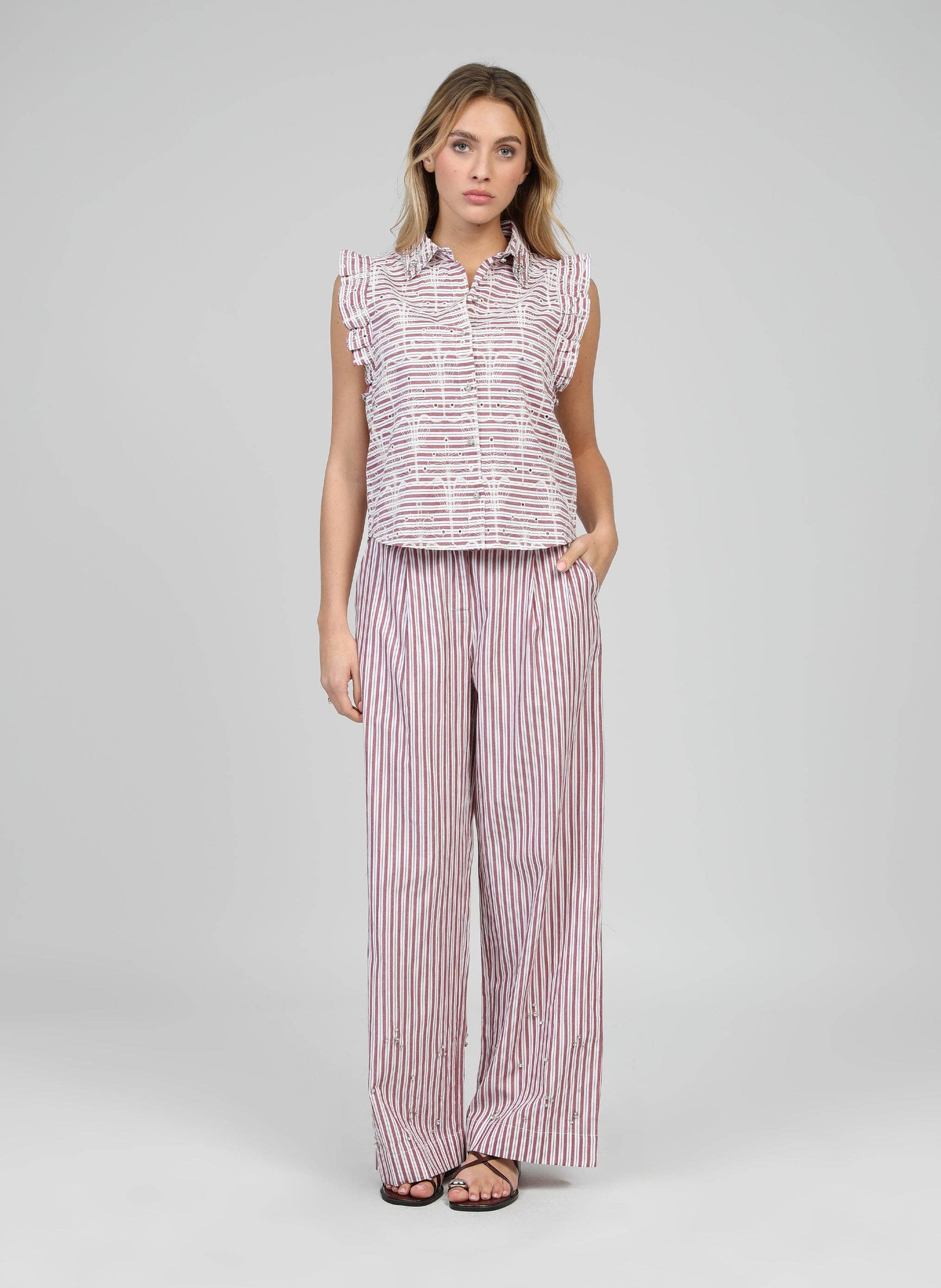 Camicia rossa Senaly a righe con dettagli gioiello