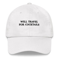 Cappellino in cotone ricamato “Will Travel for Cocktails”