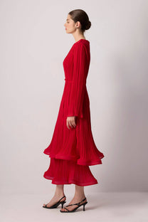 Abito lungo elegante in chiffon plissettato con maniche fluide