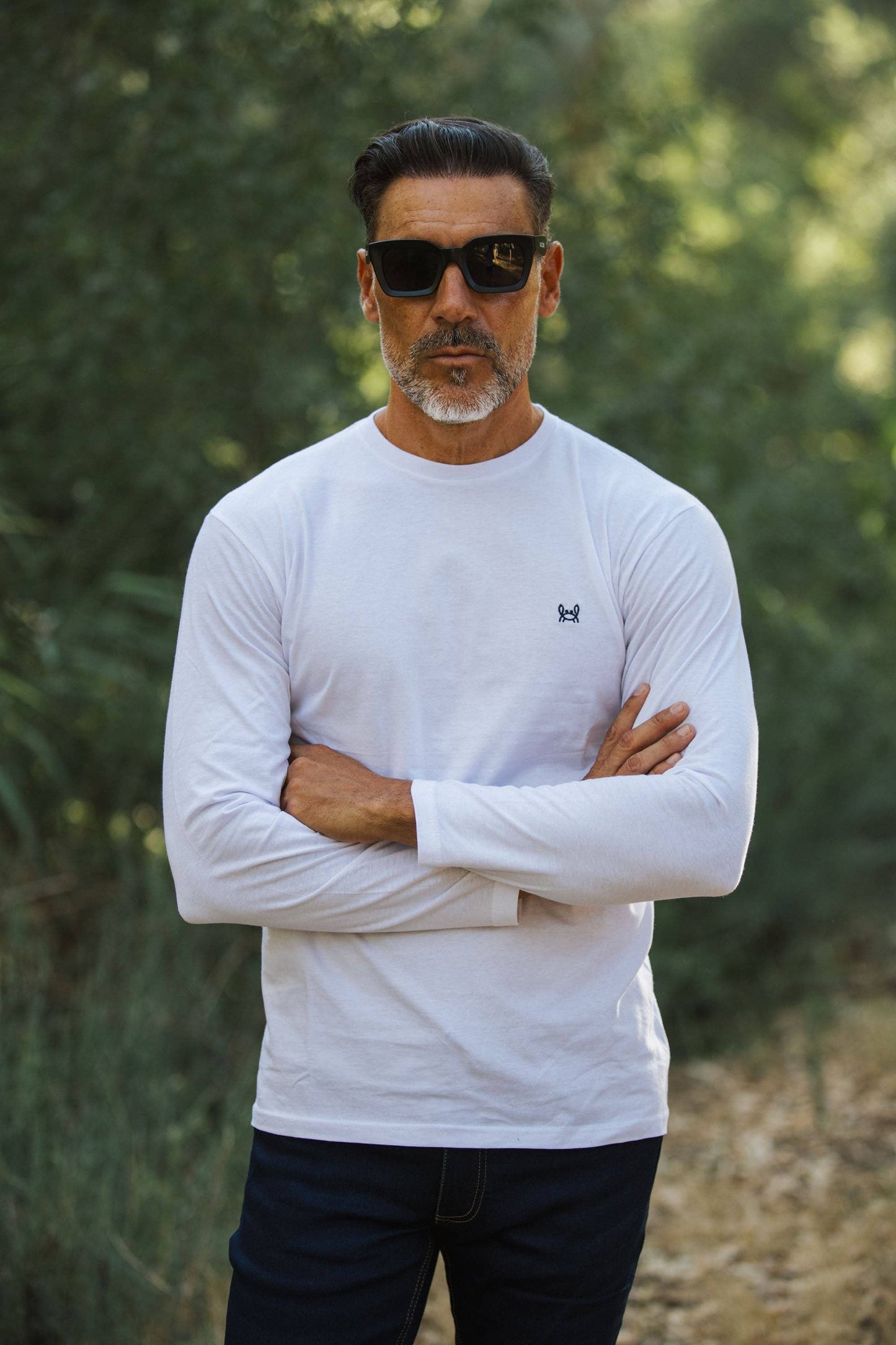 T-shirt premium antimacchia nera con dettagli blu