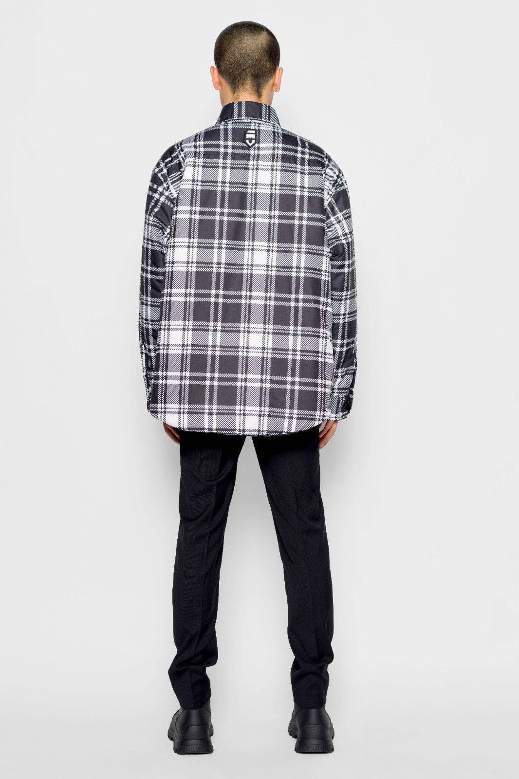 Camicia imbottita tartan bianco e nero Nemesi