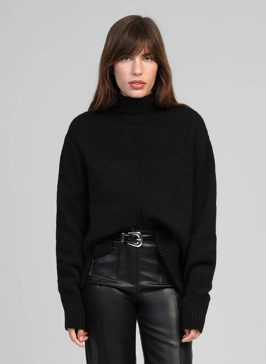 Maglione dolcevita nero morbido