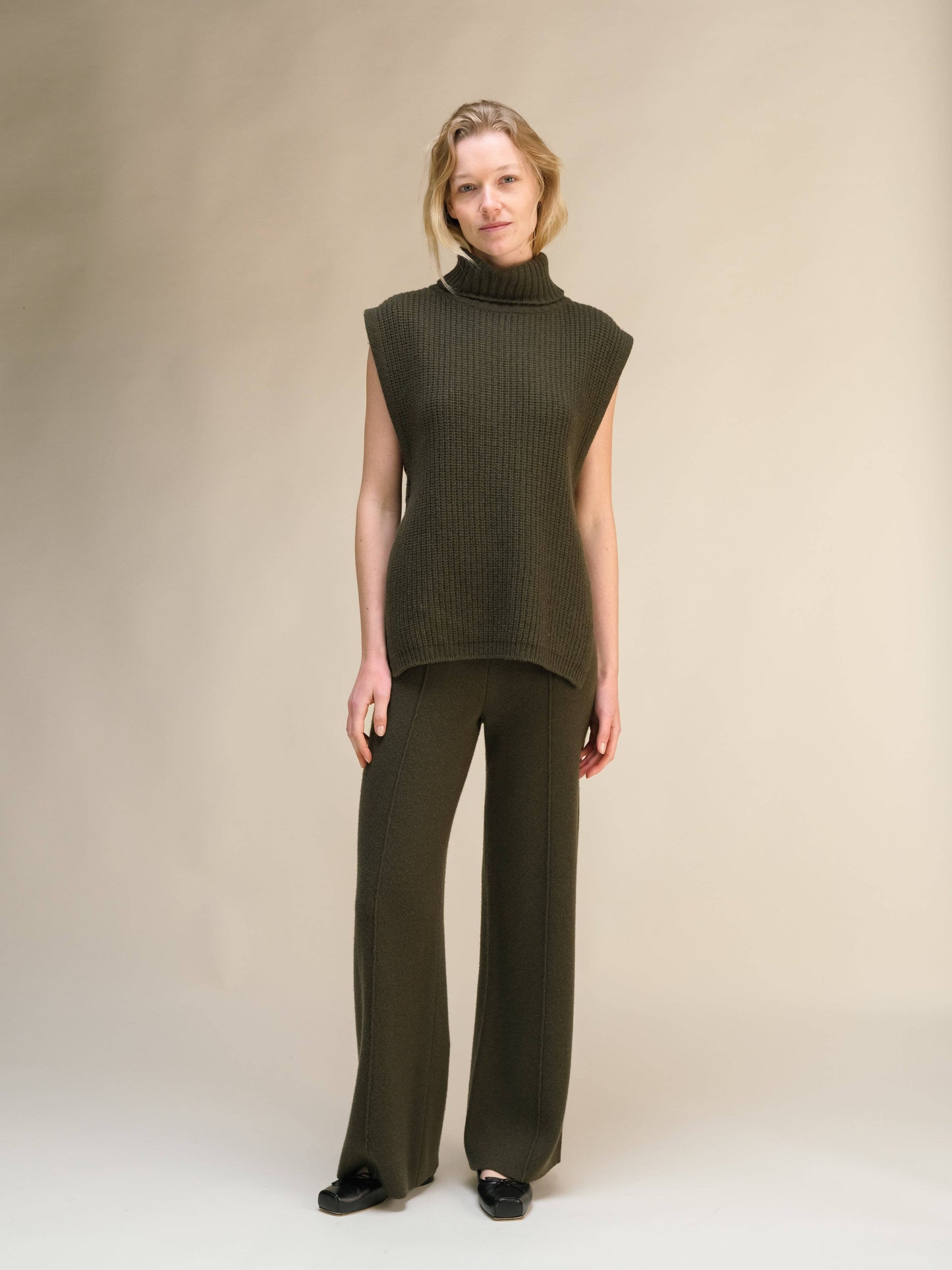 Pantaloni a gamba larga in misto cashmere tinta unita