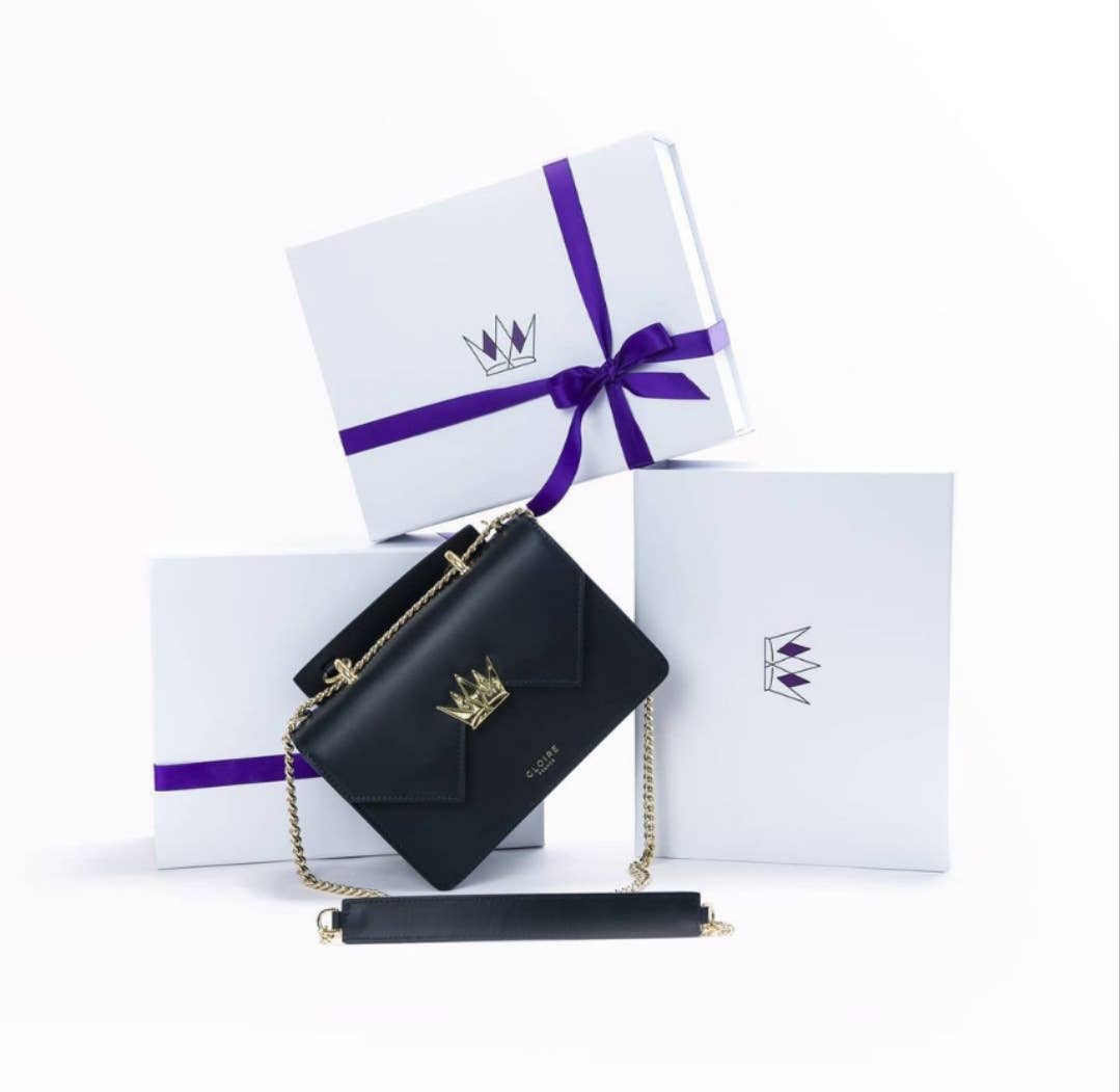 Mini borsa a tracolla in pelle liscia con pattina a W