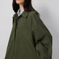 Trench corto in gabardine di cotone con maniche svasate