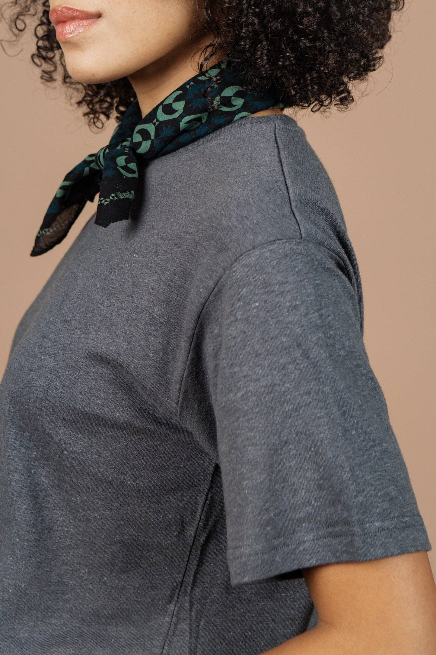 T-shirt boxy in canapa e cotone biologico grigio ardesia