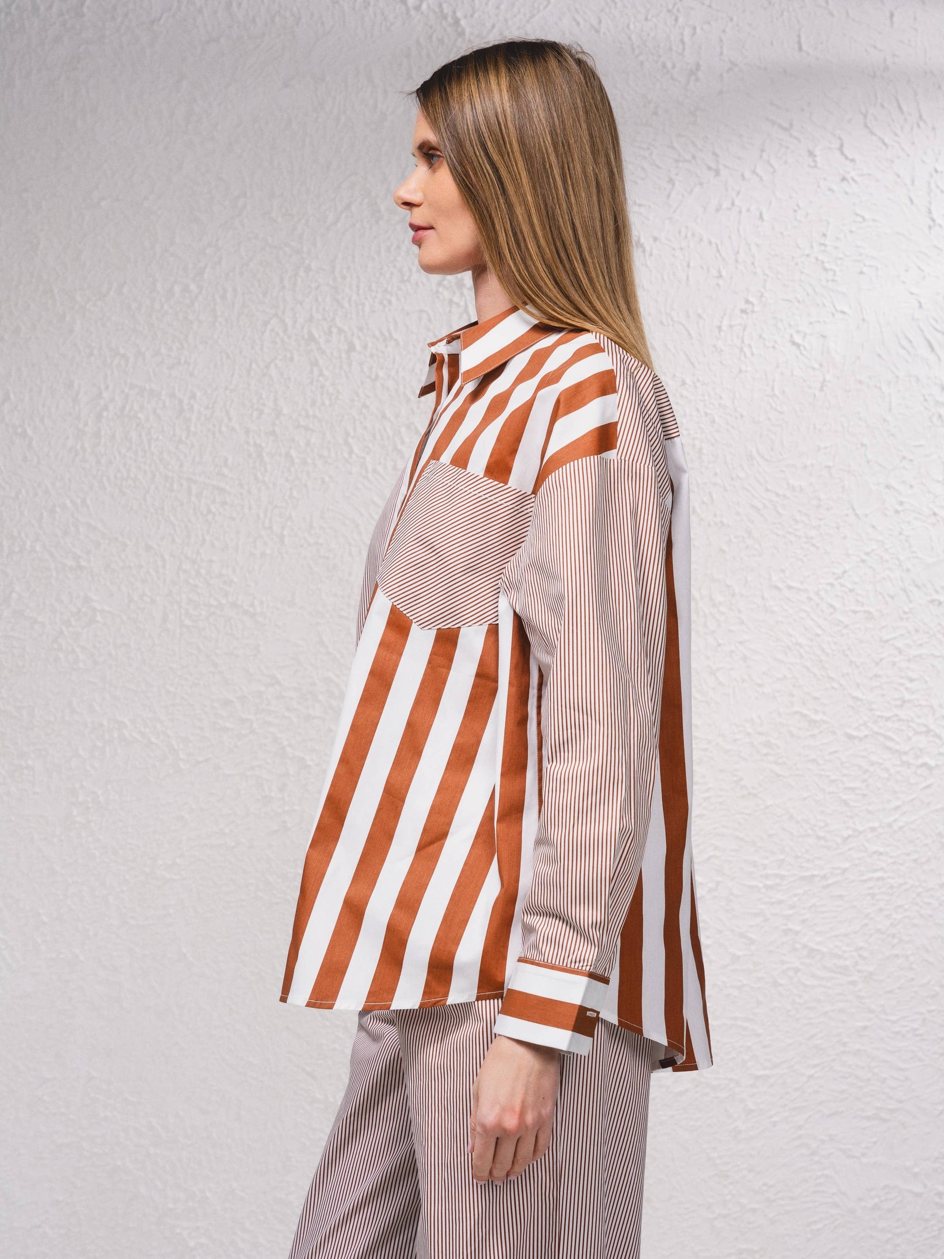 Tunica a righe in cotone con colletto a camicia