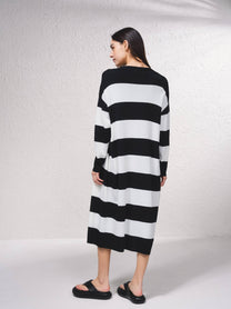 Cardigan lungo a righe aperto