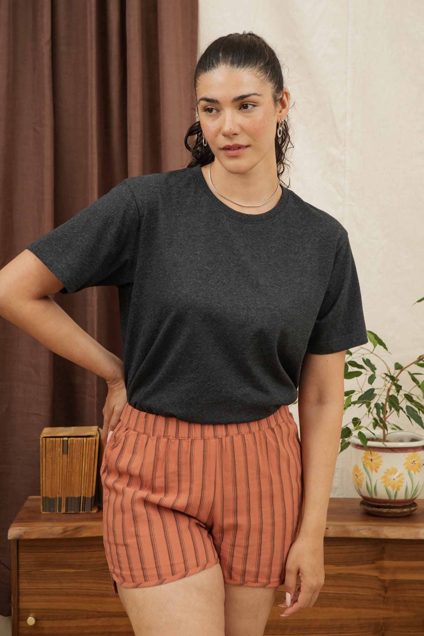 T-shirt squadrata in cotone riciclato antracite