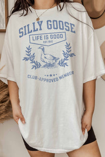 T-shirt oversize con grafica Silly Goose