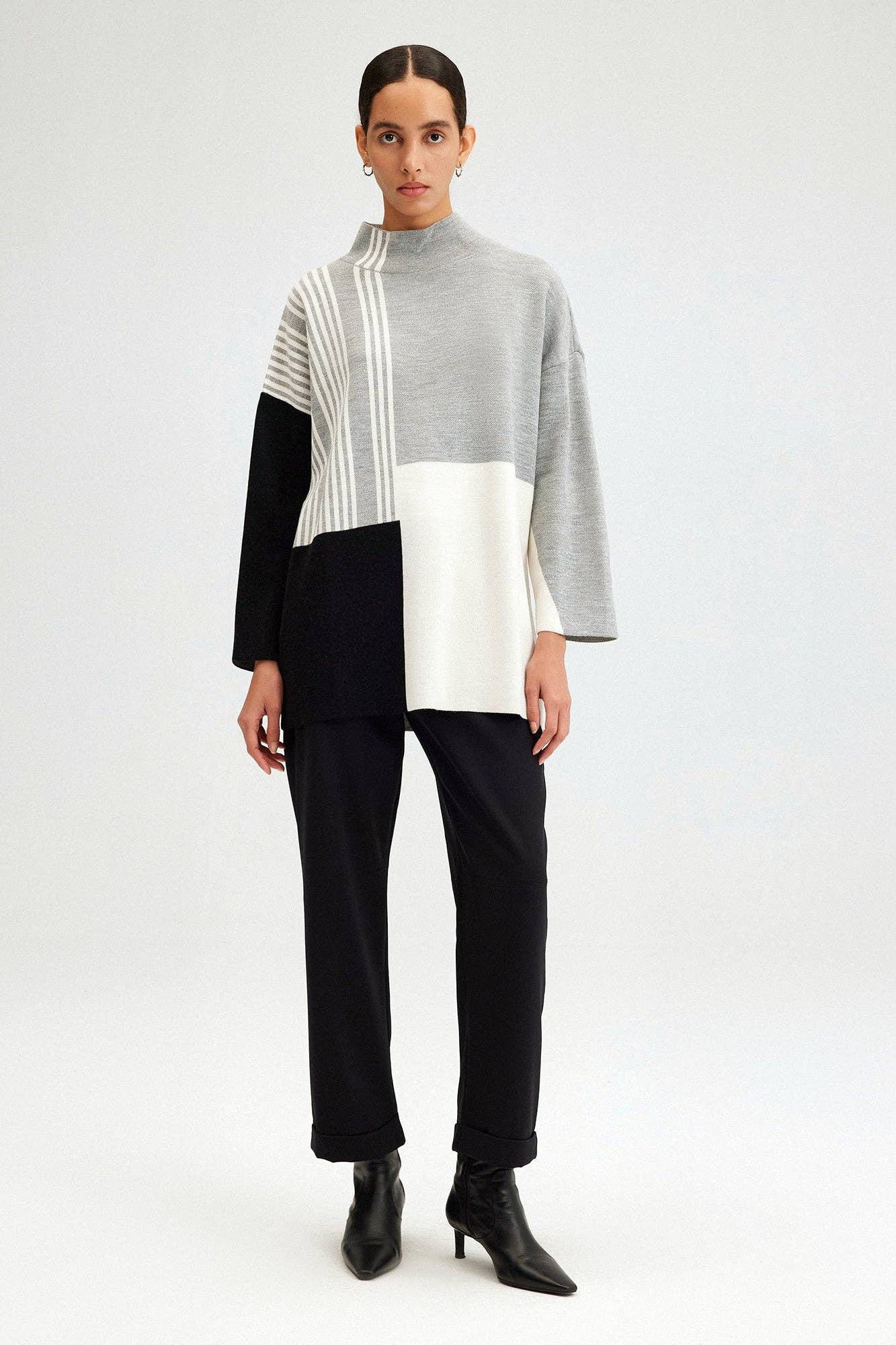 Tunica in maglia con fascia al collo
