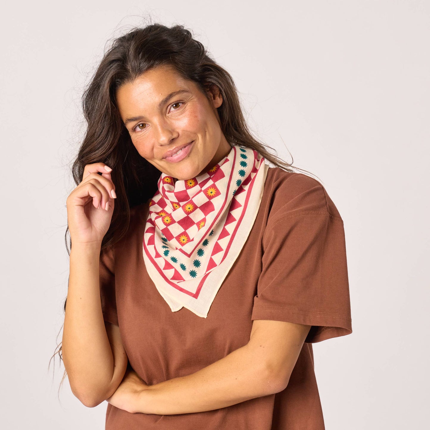 Foulard piccolo in cotone biologico con stampa grafica ecru