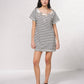 Vestito corto a righe stile t-shirt con schiena scoperta