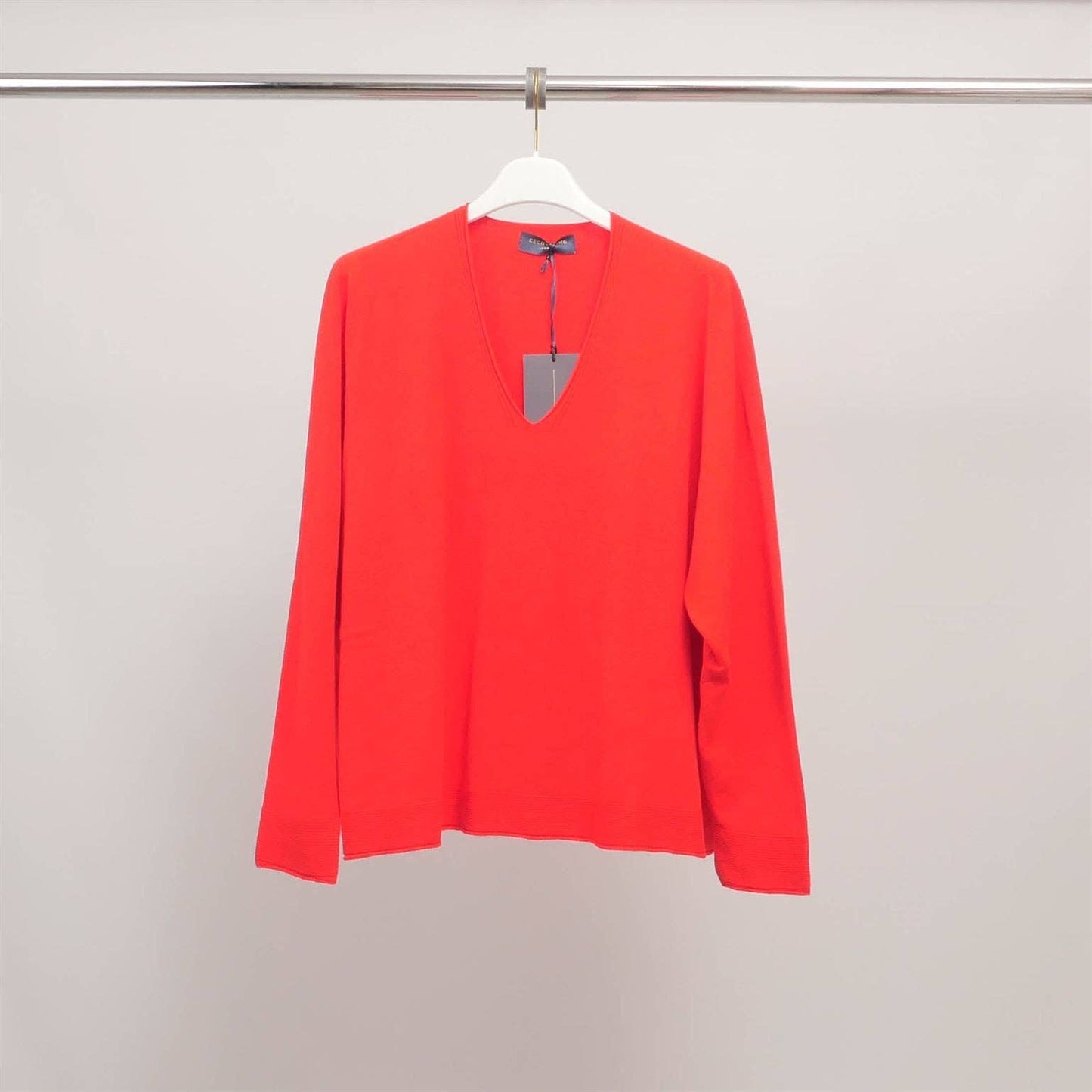 Maglione morbido e fluido con scollo a V