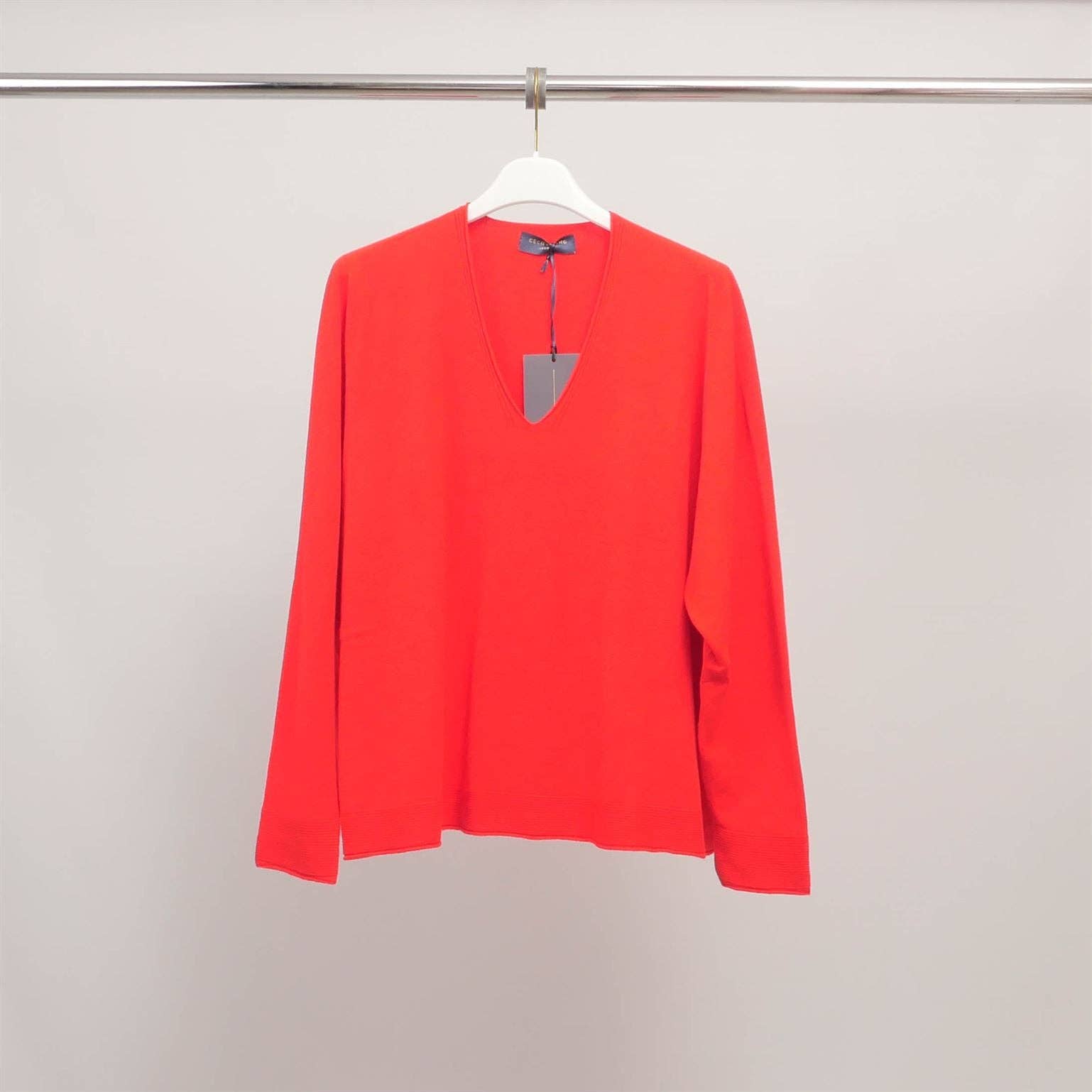 Maglione morbido e fluido con scollo a V