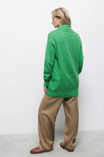Maglione a maglia rasata con scollo a V