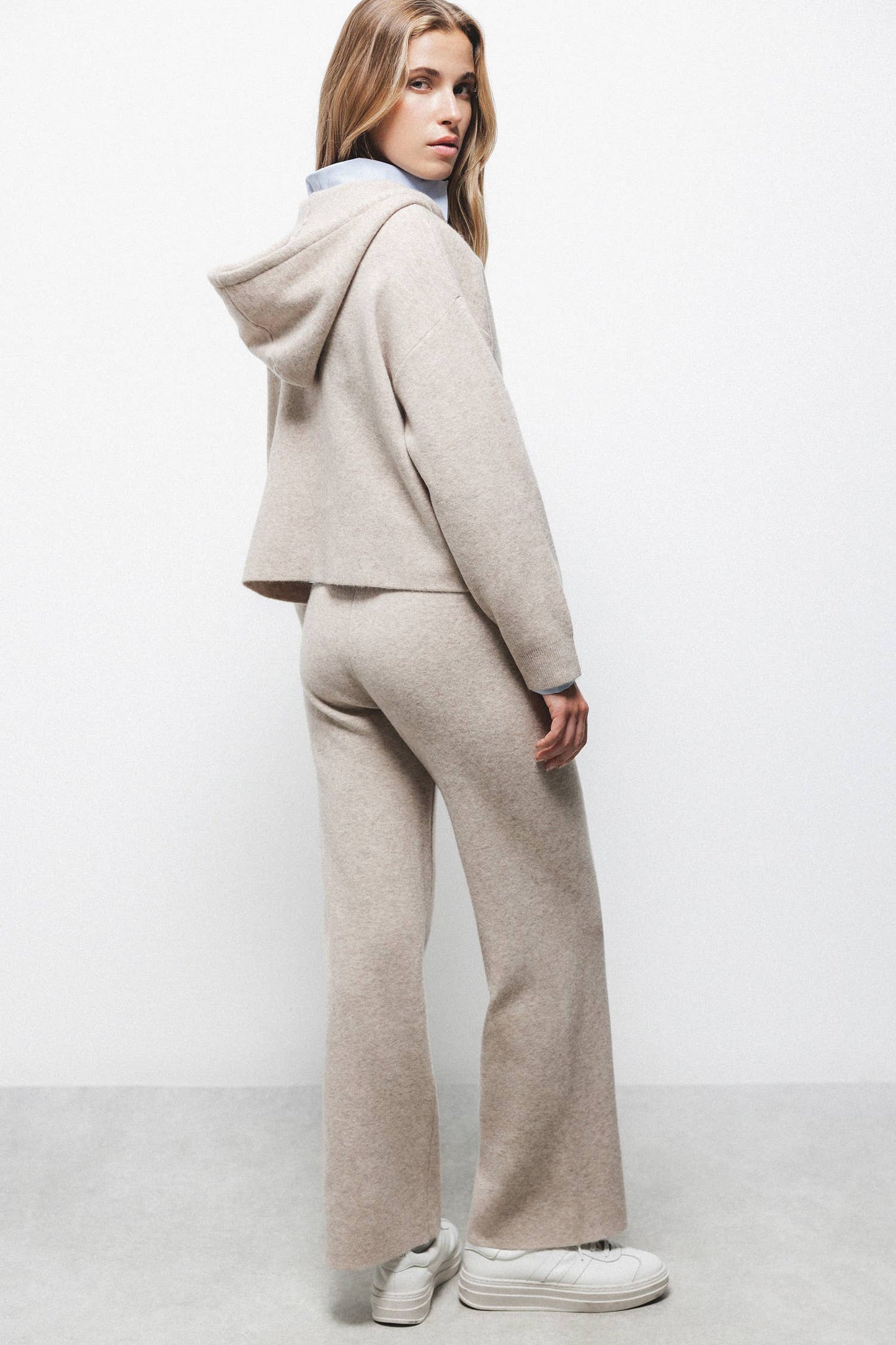 Giacca in maglia con cappuccio e zip