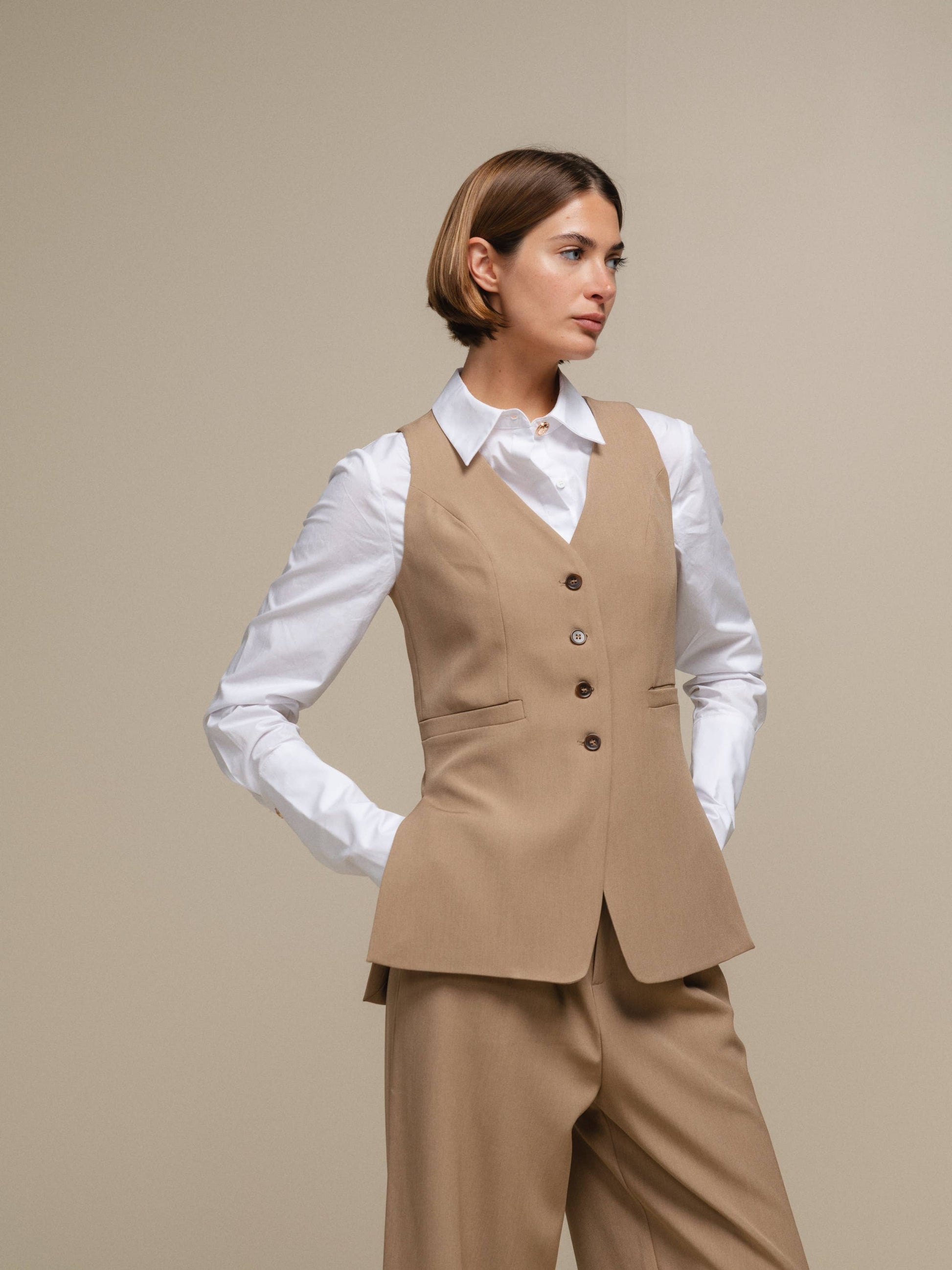 Gilet sartoriale donna smanicato con scollo a V