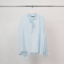 Camicia romantica con collo alto in pizzo