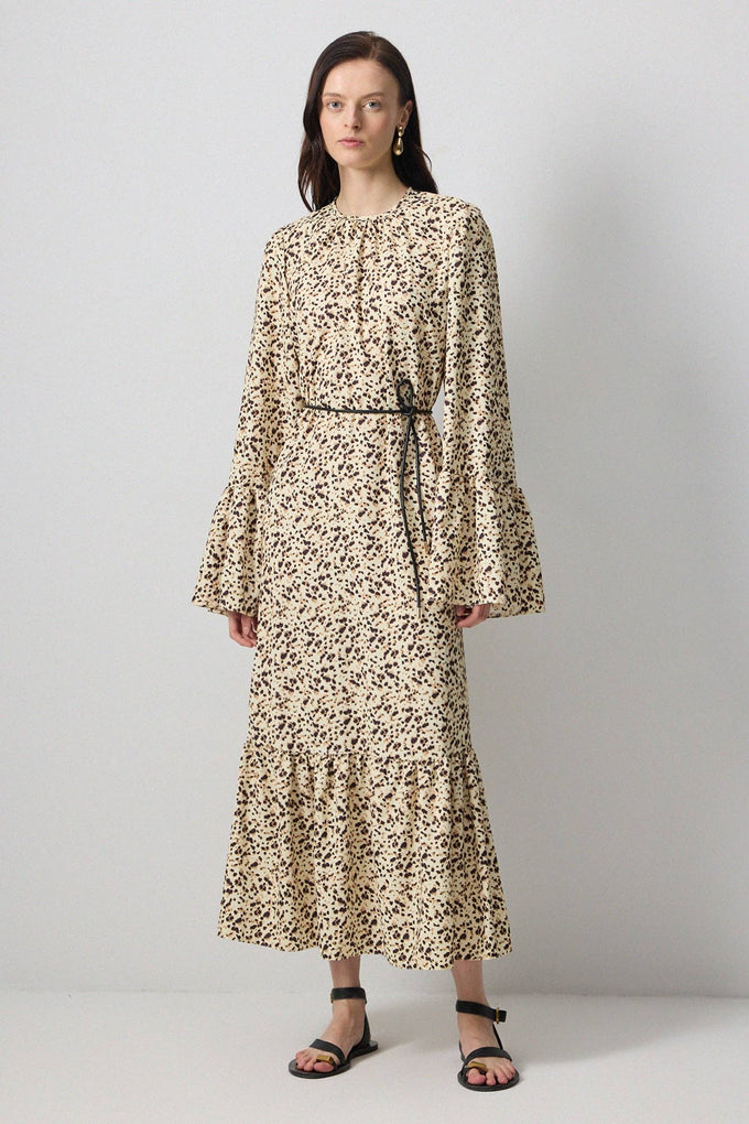 Abito lungo animalier con cintura in ecopelle