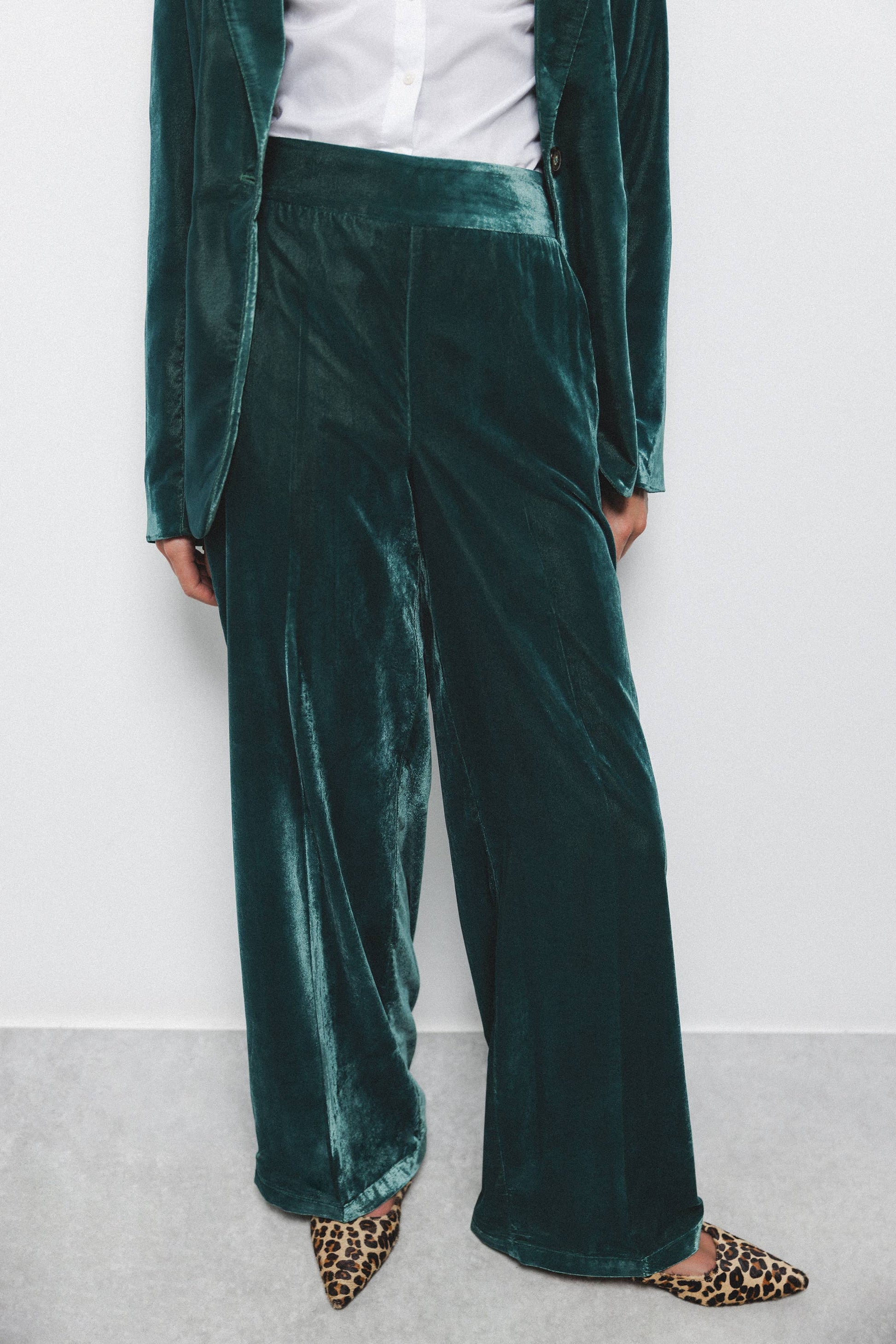Pantaloni effetto velluto a vita alta