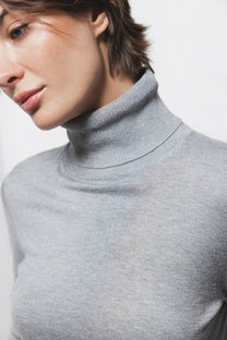 Maglione a collo alto in maglia rasata