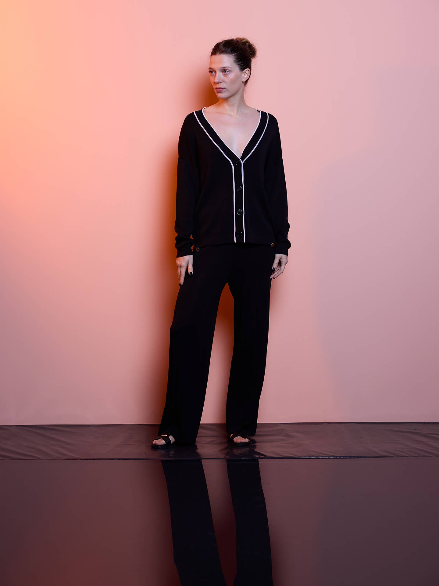 Cardigan in maglia con profili a contrasto