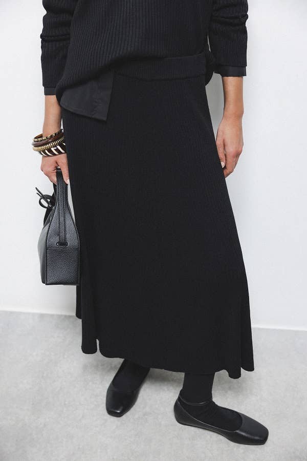 Gonna midi a coste in maglia con vita elasticizzata