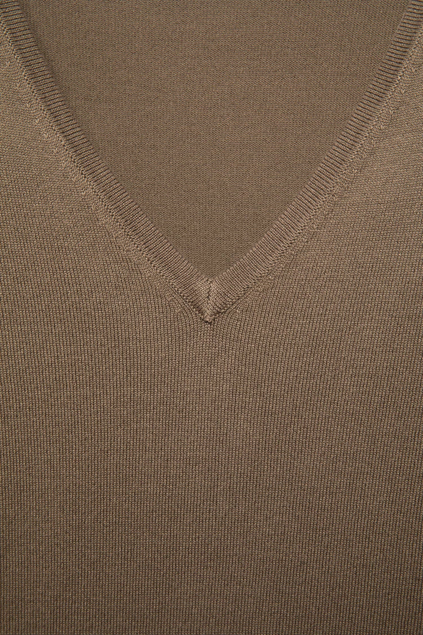 Maglione in maglia rasata con scollo a V