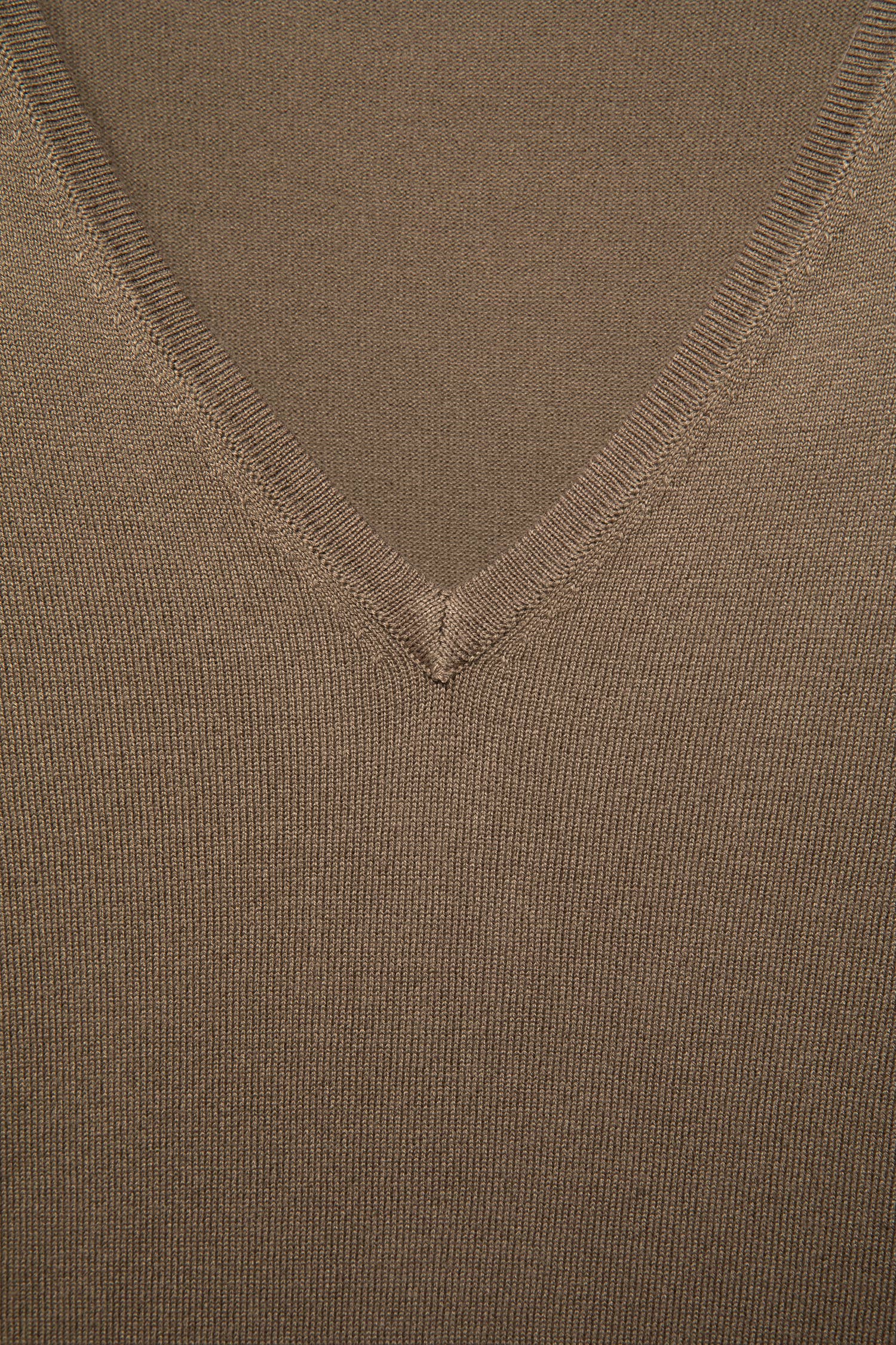 Maglione in maglia rasata con scollo a V