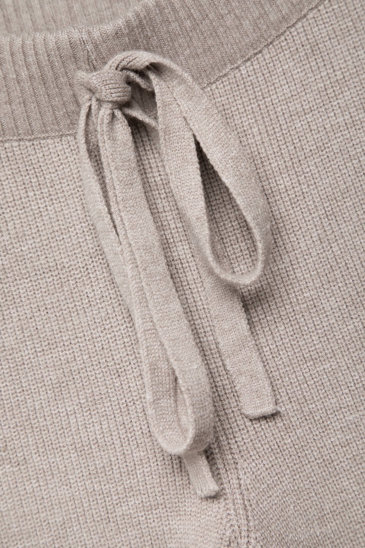 Pantaloni in maglia liscia a vita alta con coulisse