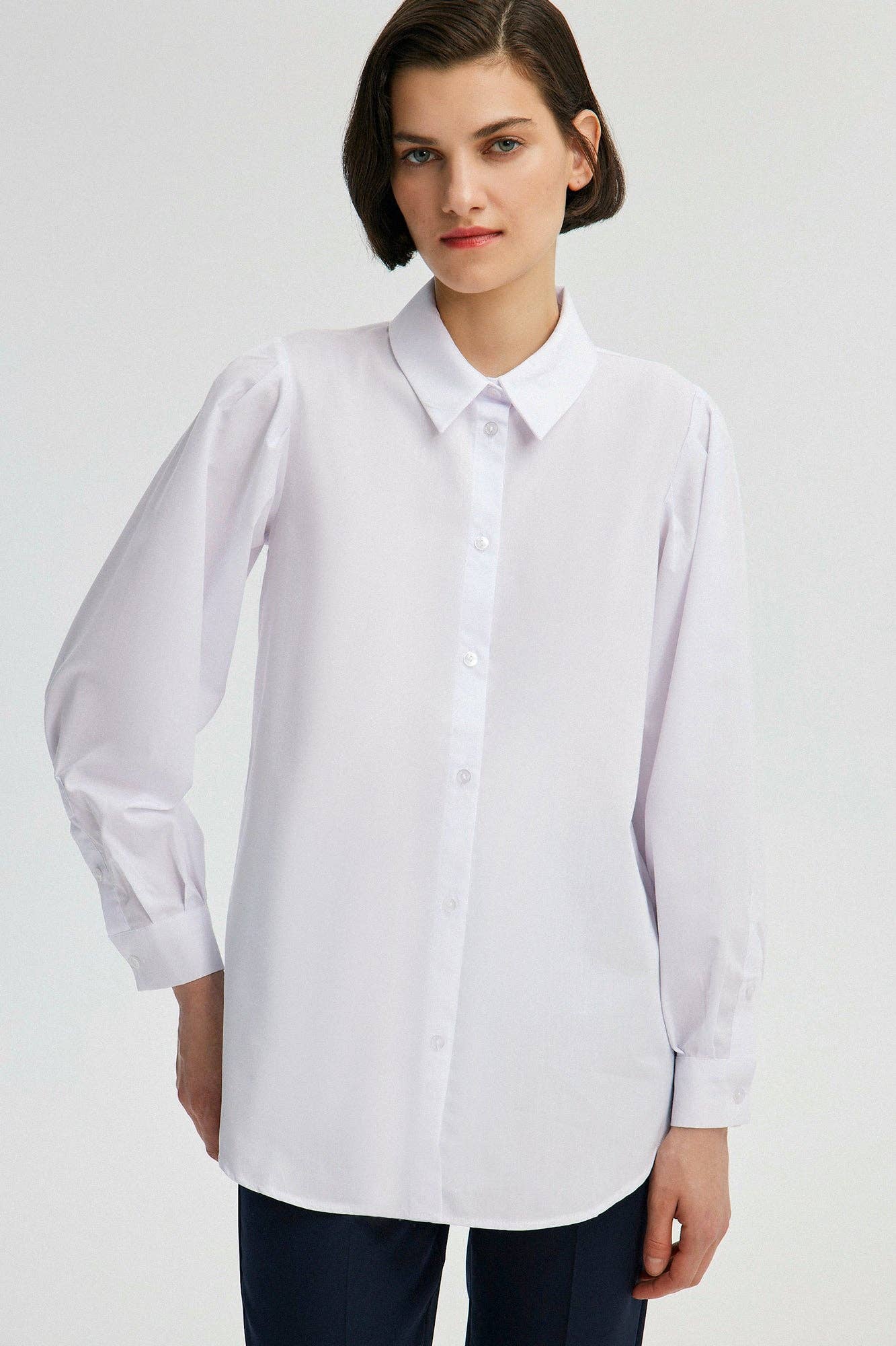Camicia bianca con maniche plissettate
