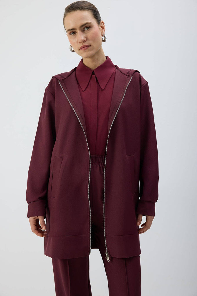 Giacca con cappuccio e zip lunga